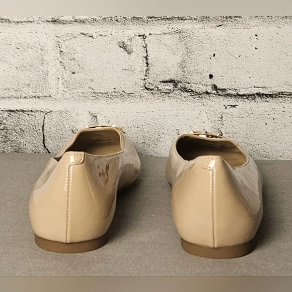 Michael Kors Fulton Nude Patent Leather Ballet Flats Gold MK Logo 6M - Picture 3 of 14